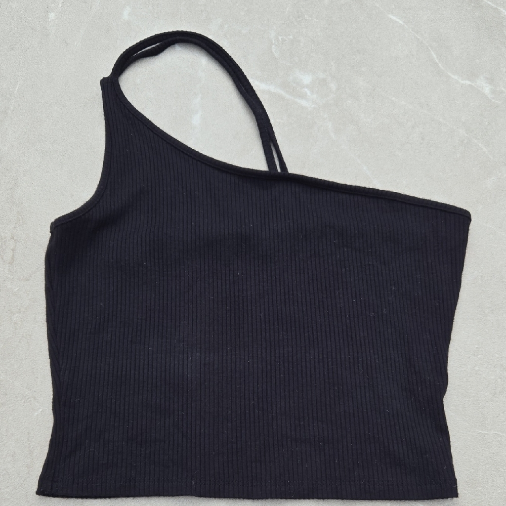 Black One-Shoulder Ribbed Crop Tank Top From Garage Size Med